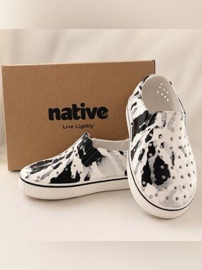 Native Shoes / c10 Miles Natives in White with Grey & Black ‘Tie Dye’ Print